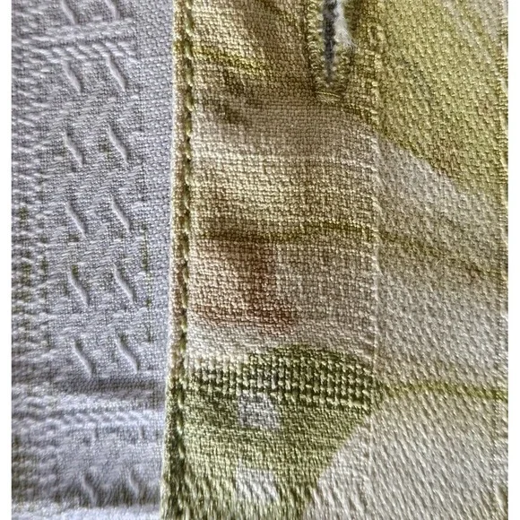 TOMMY BAHAMA Hawaiian Shirt 100% Silk Multi Color Floral Men's Size Large - Picture 11 of 11